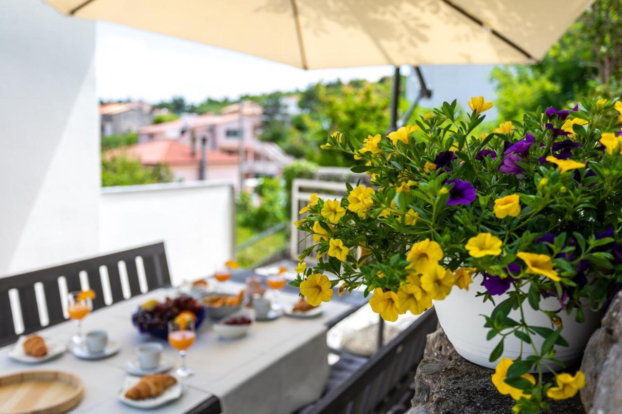 Apartman Maris Vrbnik Exterior foto