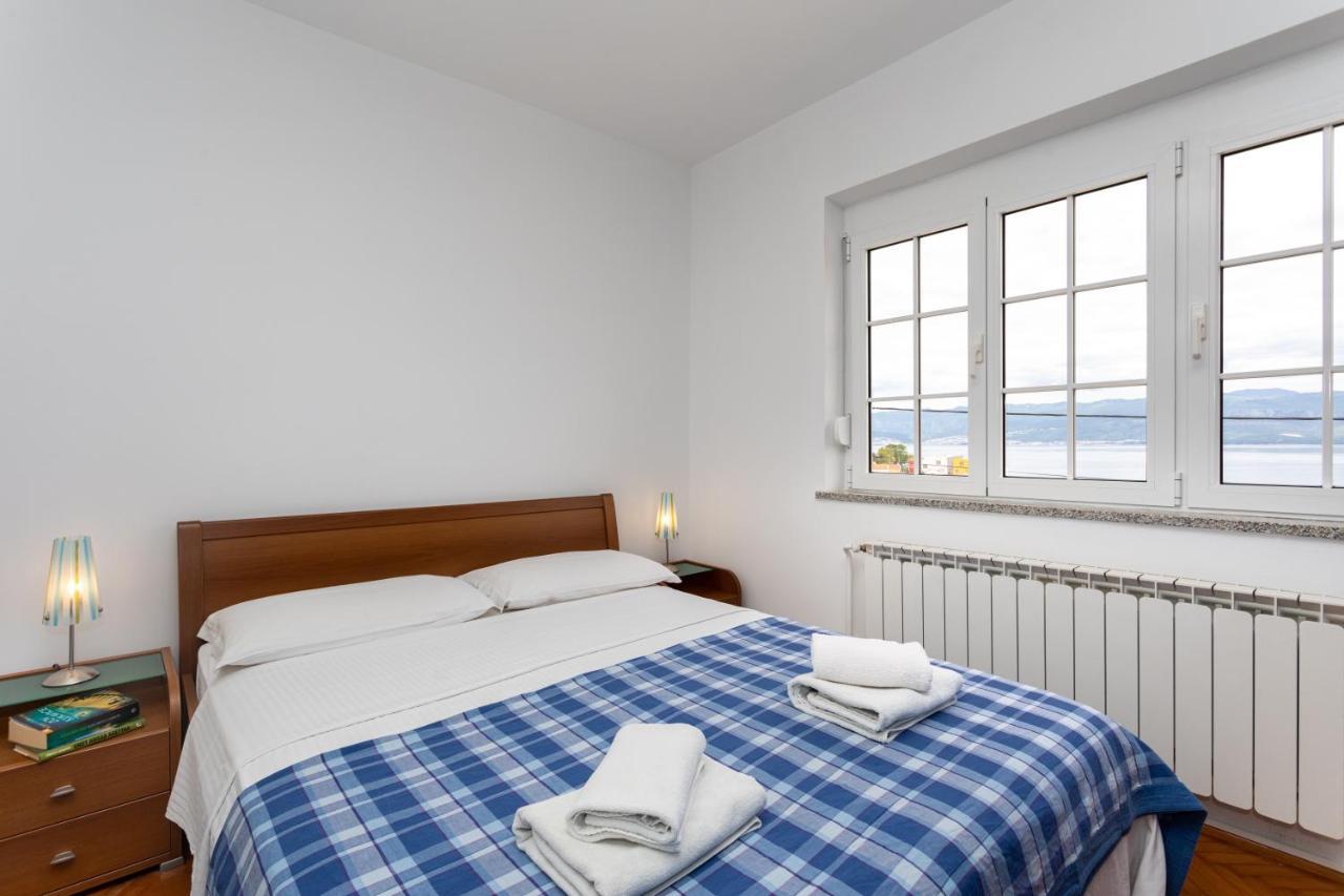 Apartman Maris Vrbnik Exterior foto