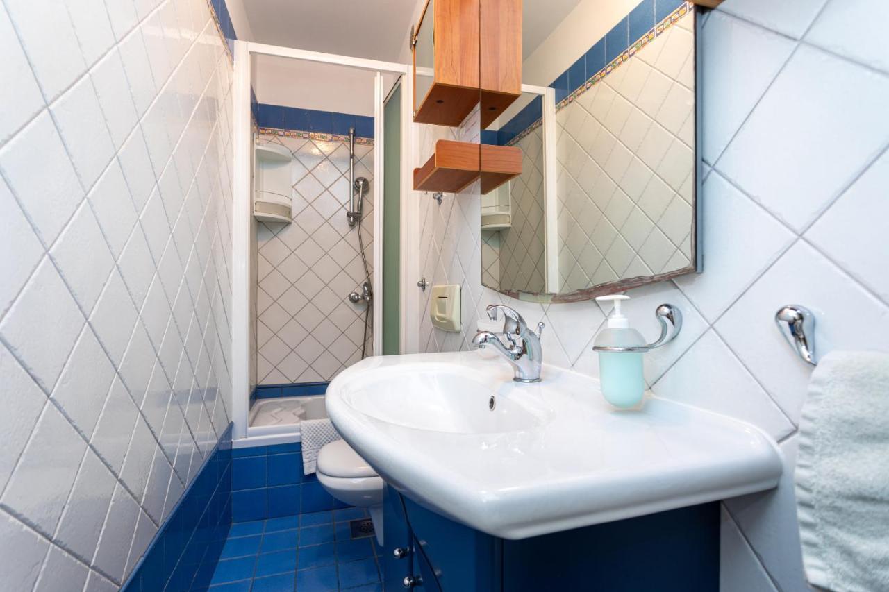 Apartman Maris Vrbnik Exterior foto